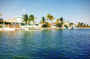 Waterfront House with 37ft Dock & Cabana Club